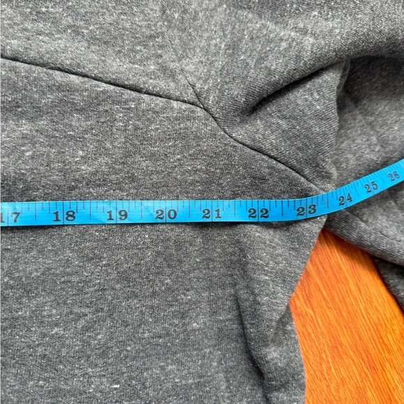 ALO Yoga Charcoal Gray Haze Sweatshirt - Picture 5 of 6